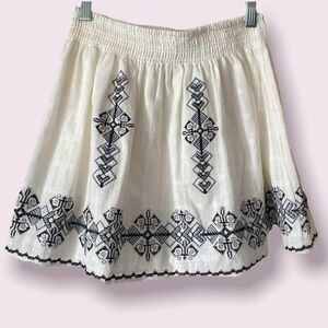Josie Short Flowy White Decorated Skirt Size Extra Small